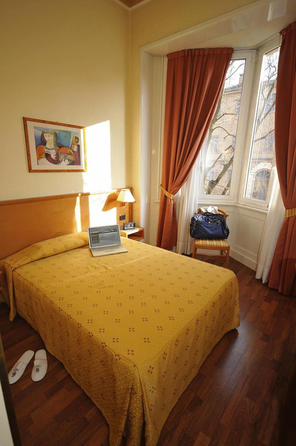 מודנה Hotel Estense מראה חיצוני תמונה